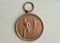◆ ヨーロッパ雑貨 40s オランダ スポーツ メダル 直径3.5cm/ビンテージ アンティーク ブロカント レトロ キーホルダー ペンダントトップ