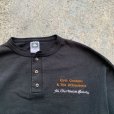 画像3: 【L/XL】90s USA製 エルヴィス・コステロ ヘンリーネック 長袖 バンドTシャツ 黒■ビンテージ オールド アメリカ古着 刺繍 ロック