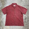 画像1: 【L/XL】Island Shores オープンカラー 半袖シルクシャツ 赤紫■オールド レトロ アメリカ古着 ボックス 開襟 総柄 アロハシャツ (1)
