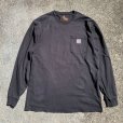 画像1: 【M/L】carhartt ワンポイントロゴ 長袖 ポケットTシャツ ブラック 黒■アメリカ古着 カーハート ヘビーウェイト ポケT 無地 ストア (1)