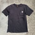 画像1: 【S】carhartt ワンポイントロゴ ポケットTシャツ ブラック 黒■アメリカ古着 カーハート ヘビーウェイト レディース ポケT 無地 (1)