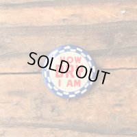 【2.9cm】「HOW DRY I AM」ピンズ ピンバッチ■ビンテージ アンティーク レトロ アメリカ雑貨 50s メッセージ トリコロール 缶バッジ