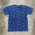 画像2: 【M】80s USA製 バンダナ柄 プリントTシャツ 総柄 青■ビンテージ オールド レトロ アメリカ古着 シングルステッチ 綿ポリ ペイズリー 