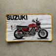 画像1: 【12.6cm×21.2cm】デッドストック 70s「SUZUKI」刺繍ワッペン 白■ビンテージ アメリカ古着 雑貨 パッチ モーター系 バイク スズキ No.1 (1)