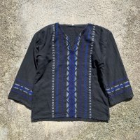 【S or Ladies】UNKNOWN グアテマラ コットン プルオーバーシャツ 黒ベース■ビンテージ アメリカ古着 エスニック 刺繍 柄 レディース