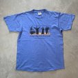 画像1: 【L/XL】2000s ONEITA 魔女 プリントTシャツ 青紫■ビンテージ アメリカ古着 オニータ コットン シングルステッチ 黒猫 黒魔術 トカゲ (1)