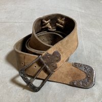 【W36〜W44】UNKNOWN ハンドメイドバックル付き レザーベルト 茶色■ビンテージ アンティーク オールド アメリカ古着 手彫り
