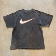 画像1: 【M】90s USA製 NIKE プリントTシャツ ブラック 黒フェード■ビンテージ オールド アメリカ古着 ナイキ ロゴ スウォッシュ (1)