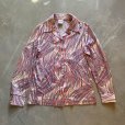 画像1: 【Ladies】70s Graff 長袖ポリエステルシャツ 総柄■ビンテージ オールド レトロ アメリカ古着 レディース ポリシャツ アート (1)