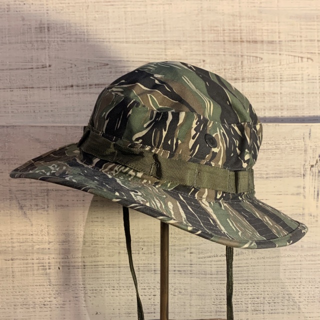 【58cm】タイガーストライプ ジャングルハット カモ柄 迷彩 ビンテージ オールド レトロ アメリカ古着 帽子 ミリタリー ブーニー