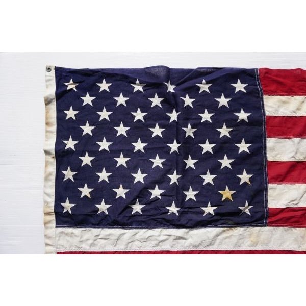 画像2: ◆ 50スター アメリカ国旗 星条旗 フラッグ インテリア 142×78cm/ビンテージ オールド レトロ アメリカ雑貨 タペストリー 60's 70's (2)