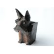 画像1: ◆ ヨーロッパ雑貨 犬 ウッド オブジェ 14.8cm/ビンテージ アンティーク インテリア ハンドメイド ウォールデコ 小物入れ ペン立て (1)