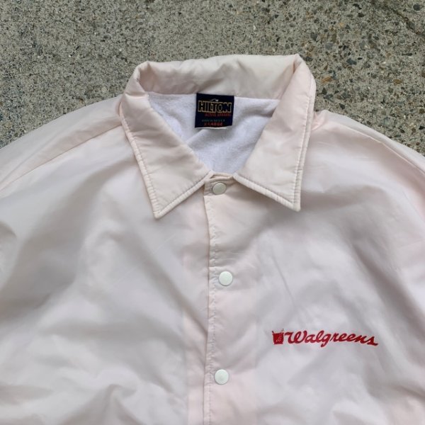 画像2: 【XL/XXL】USA製 HILTON Walgreens ナイロン コーチジャケット 白■ビンテージ オールド レトロ アメリカ古着 80s (2)