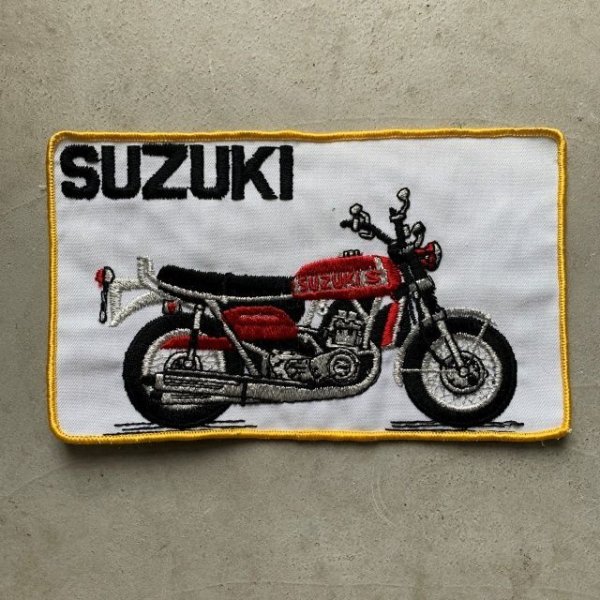 画像1: 【12.2cm×20.4cm】デッドストック 70s「SUZUKI」刺繍ワッペン 白■ビンテージ アメリカ古着 雑貨 パッチ バイク スズキ モーター系 No.2 (1)