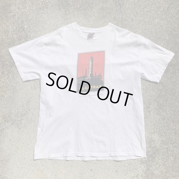 画像1: 【XL】2000s Hanes「ALCATRAZ」プリントTシャツ 白■ビンテージ アメリカ古着 ヘインズ コットン アルカトラズ 刑務所 囚人 プリズナー (1)
