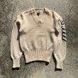 画像1: 【XS/S or Ladies】50s NELSON KNITTING MILLS CO. Vネック スクールセーター ウールニット 白■ビンテージ アメリカ古着 レディース (1)