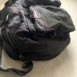 画像4: 【31cm×48cm】80s USA製 EASTPAK パッカブル ボストンバッグ ショルダー 黒■ビンテージ アメリカ古着 イーストパック アウトドア (4)