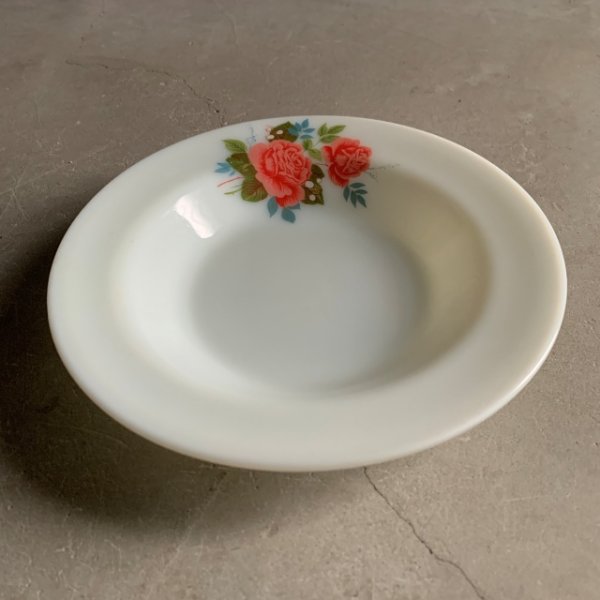 画像2: 【21.5cm】イングランド製 JAJ PYREX ミルクガラス プレート 薔薇■ビンテージ アンティーク 雑貨 お皿 パイレックス No.5 (2)