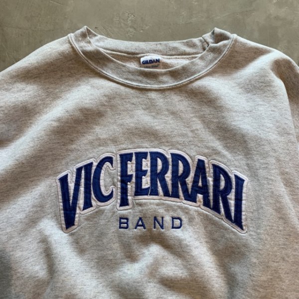 画像2: 【XL】VIC FERRARI BAND スウェット ライトグレー■アメリカ古着 GILDAN ギルダン ワッペン＆刺繍 バンド (2)