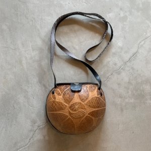 画像: 【16.5cm×19.5cm】JAMAICA ハンドメイド ココナッツバッグ ショルダー■古着 ジャマイカ リメイク 民芸品