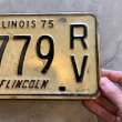 画像4: 【15.2cm×30.4cm】70s ILLINOIS アメ車 ナンバープレート 白×黒■ビンテージ アンティーク アメリカ雑貨 ブリキ看板 ガレージ シカゴ (4)