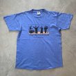 画像1: 【L/XL】2000s ONEITA 魔女 プリントTシャツ 青紫■ビンテージ アメリカ古着 オニータ コットン シングルステッチ 黒猫 黒魔術 トカゲ (1)
