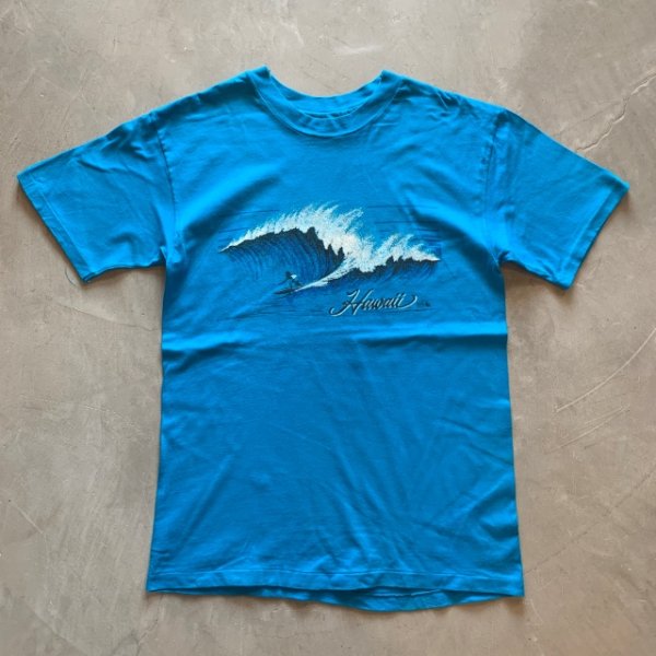 画像1: 【S/M】80s USA製 Hanes ハワイ サーファー プリントTシャツ 青系■ビンテージ オールド アメリカ古着 ヘインズ コットン 波乗り (1)