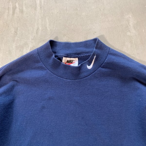 画像2: 【M】90s USA製 NIKE モックネック 長袖Tシャツ ロンT ネイビー 紺■ビンテージ オールド アメリカ古着 ナイキ ロゴ刺繍 ハイネック (2)