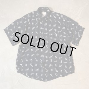 画像: 【M/L】GOOUCH 半袖レーヨンシャツ ブラック 黒総柄■ビンテージ オールド レトロ アメリカ古着 90s 楽器 ギター ドラム バンド