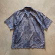 画像2: 【L/XL】TOMMY BAHAMA ボックス 半袖シルクシャツ 青 総柄■ビンテージ オールド アメリカ古着 開襟 トミーバハマ オープンカラー アロハ (2)
