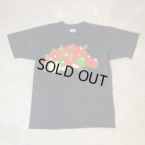画像1: 【L】90s カナダ製 GILDAN リンゴ プリントTシャツ ブラック 黒■ビンテージ オールド アメリカ古着 ギルダン オールコットン (1)