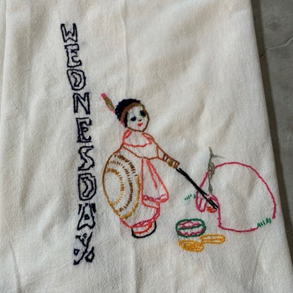 画像2: 【70cm×70cm】「WEDNESDAY」ネイティブアメリカン 刺繍入り フィードサック テーブルナプキン■ビンテージ アンティーク アメリカ雑貨 (2)