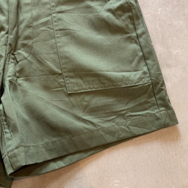 画像2: 【W26相当】80s デッドストック ベイカーパンツ ショーツ ショートパンツ オリーブ■ビンテージ アメリカ古着 レディース ミリタリー (2)