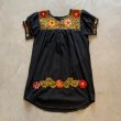 画像1: 【Ladies】コットン 刺繍ワンピース チュニック ブラック 黒■ビンテージ レトロ アメリカ古着 花柄 レディース フォークロア メキシコ (1)