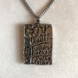 画像1: 【3.8cm×2.8cm】ローレン・シュナイダー「War is not healthy」ネックレス■ビンテージ アンティーク アクセサリー ヒッピー 60s (1)