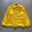 画像1: 【L/XL】80s USA製 Sunkist 刺繍 ナイロン コーチジャケット 黄色■ビンテージ オールド アメリカ古着 裏地付き サンキストオレンジ (1)