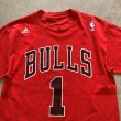 画像2: 【M】adidas シカゴブルズ ダリック・ローズ プリントTシャツ 赤■アメリカ古着 NBA バスケットボール (2)