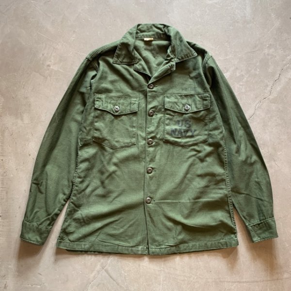 画像1: 【M 15 1/2】70s 米軍実物 コットンサテン ユーティリティシャツジャケット オリーブ■ビンテージ アメリカ古着 USN ミリタリー No.6 (1)