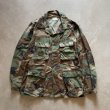画像1: 【L】ウッドランドカモ コンバットジャケット 迷彩■ビンテージ オールド アメリカ古着 ミリタリー サバゲー 米軍実物 90s ワッペン付き (1)