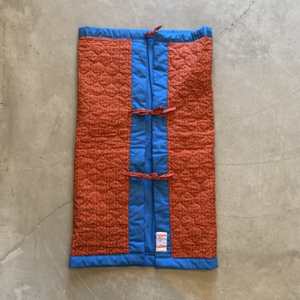 画像1: 【79cm×94cm】frostline キルティングマット 小花柄 総柄■ビンテージ アメリカ古着 アウトドア おくるみ 80s フロストライン USA製 (1)