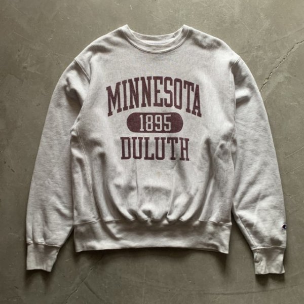 画像1: 【L/XL】Champion リバースウィーブ カレッジプリントスウェット ライトグレー■アメリカ古着 チャンピオン トレーナー 3段カプセル (1)