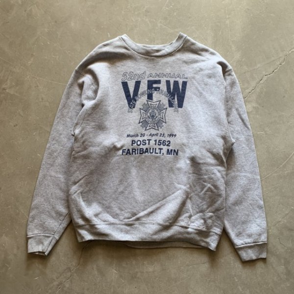 画像1: 【L/XL】メキシコ製 FRUIT OF THE LOOM VFW スウェット グレー■ビンテージ オールド アメリカ古着 90s-2000s トレーナー フルーツ (1)
